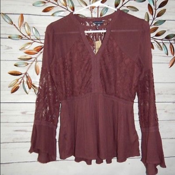 American Eagle Outfitters Tops - NWOT lace top